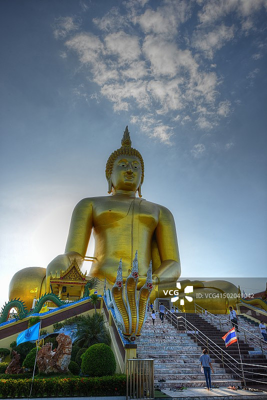 泰国红统府芒寺大佛图片素材