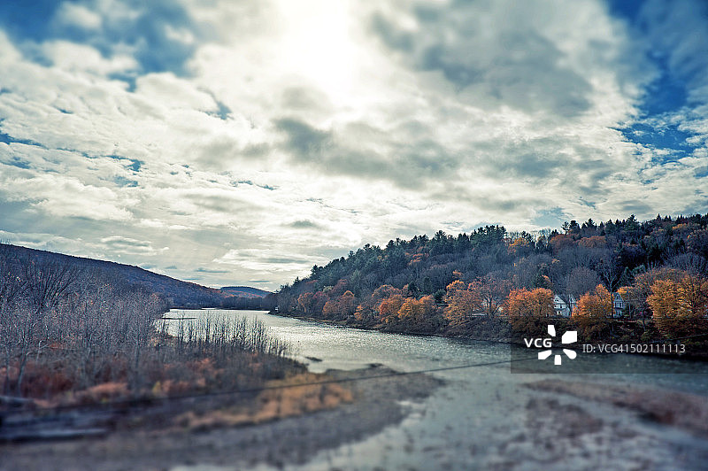 冬季从桥上看到的特拉华河景色图片素材