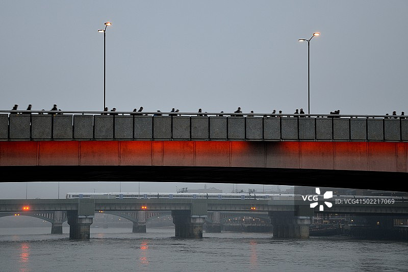 伦敦桥通勤图片素材