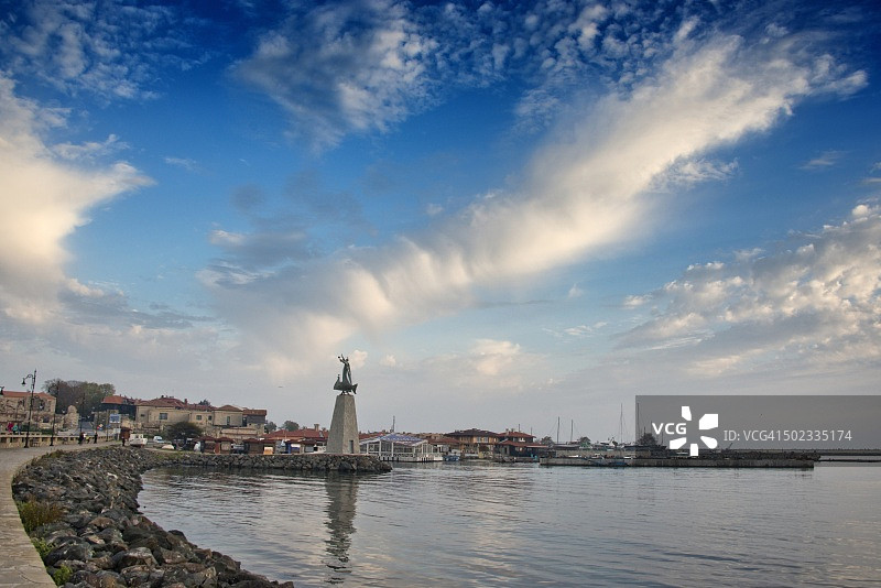 内塞巴尔圣尼古拉斯雕像，位于保加利亚内塞巴尔黑海沿岸图片素材