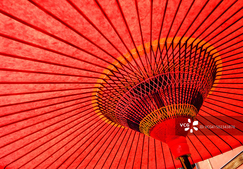 日本东京的红色雨伞图片素材