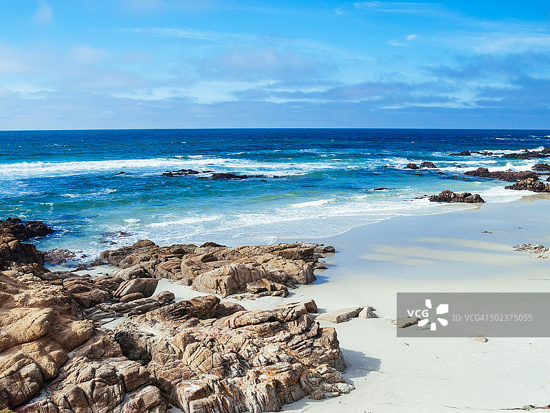 卵石滩海景图片素材