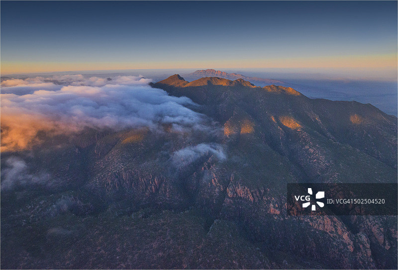 南澳大利亚弗林德斯山脉国家公园维尔佩纳庞德山脉鸟瞰图片素材