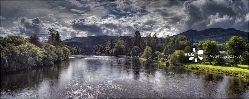 苏格兰邓凯尔德泰河观景点图片素材