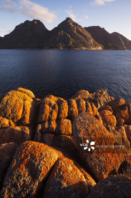 塔斯马尼亚菲欣纳国家公园酒杯湾日出图片素材