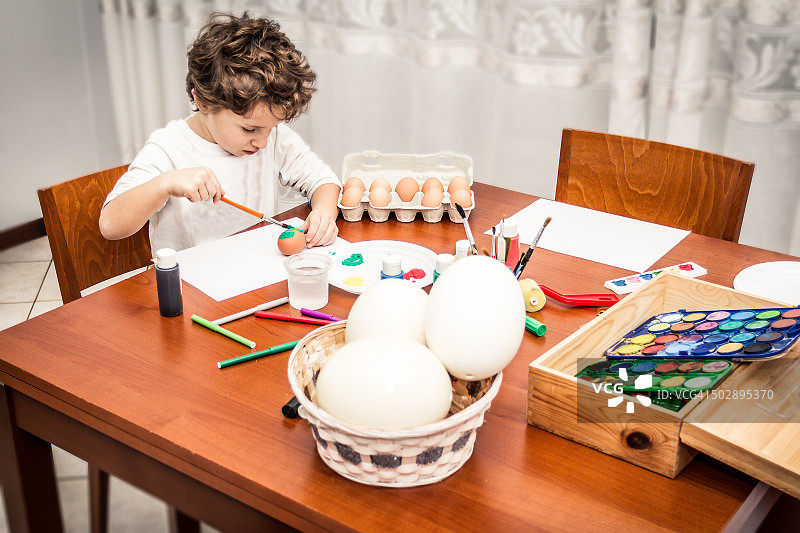 儿童彩绘复活节彩蛋图片素材