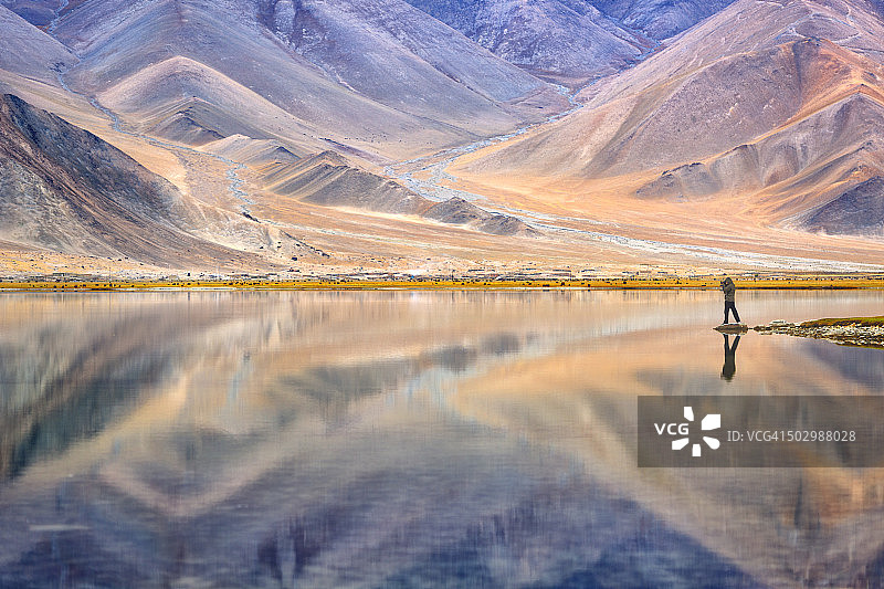 喀拉库勒湖之镜图片素材