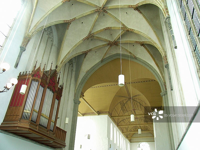 圣约翰的哥特式唱诗班和罗马式中殿图片素材