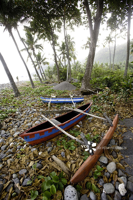 莫亚海滩的传统独木舟图片素材