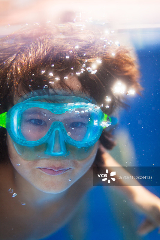 潜水男孩图片素材