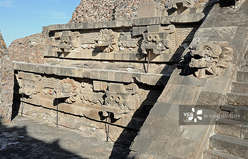 特奥蒂瓦坎羽蛇神庙金字塔图片素材