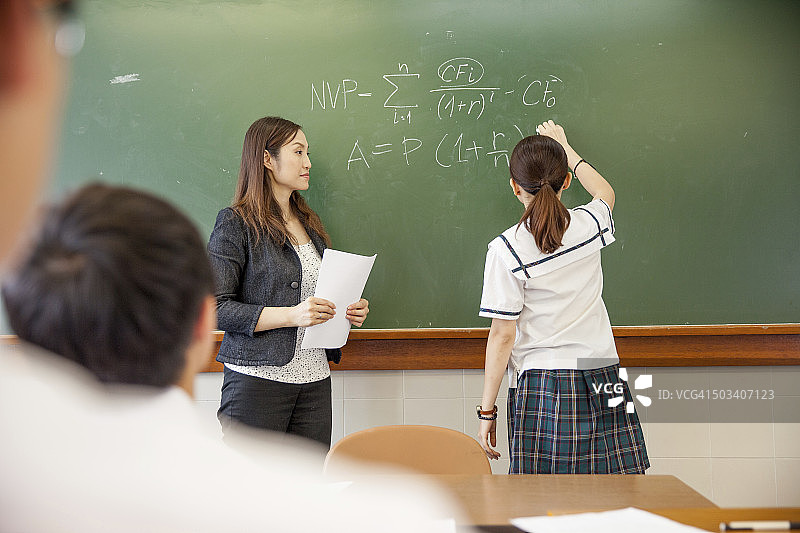 课堂上的中国学生图片素材