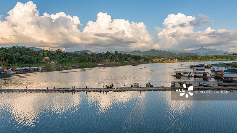 北碧府木桥日落图片素材