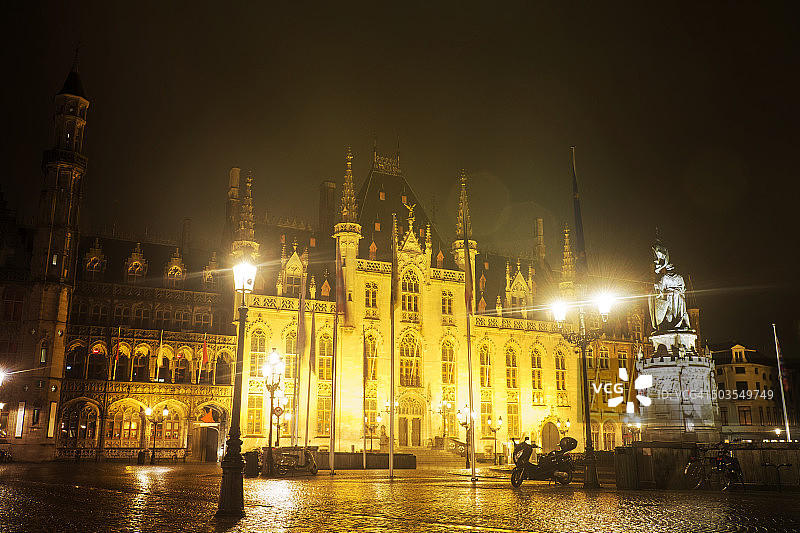 布鲁日市政厅夜景图片素材