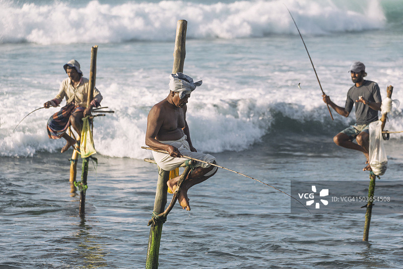 斯里兰卡韦利格默的立钓渔民图片素材