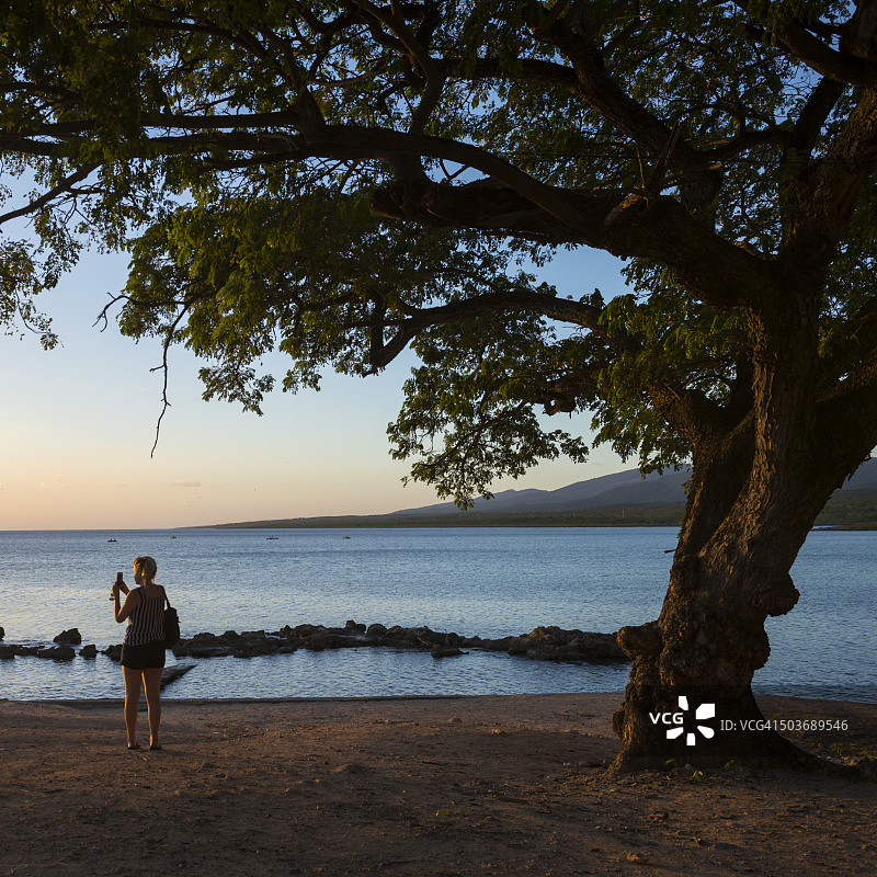 在古巴特立尼达的旅行者图片素材