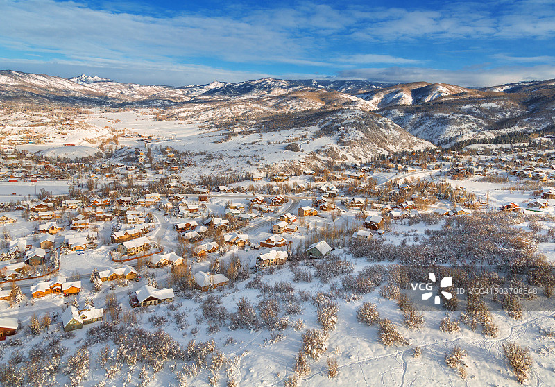 航拍冬季村庄图片素材