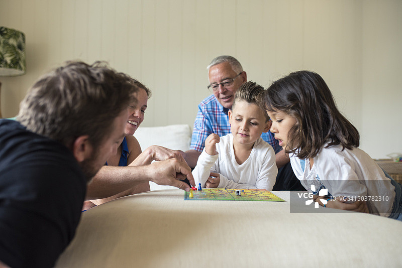 很棒的家庭游戏！图片素材