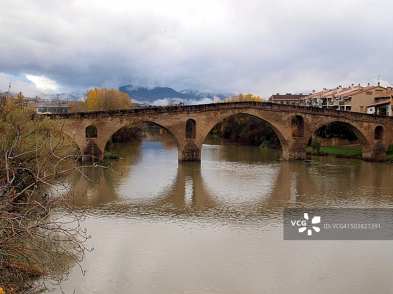 拉雷纳桥图片素材