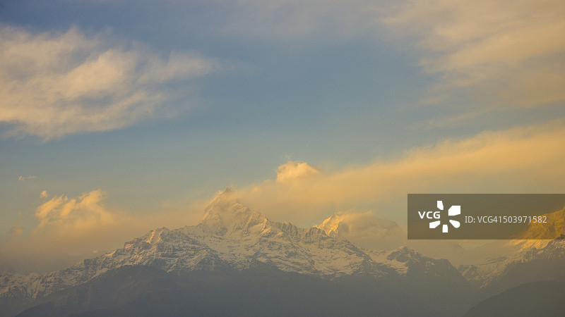 安娜普尔纳山脉雪山图片素材