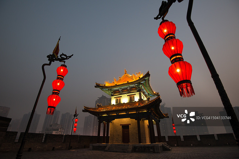 中国西安的城墙角楼图片素材