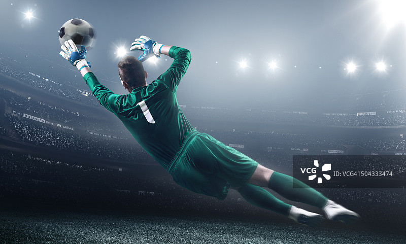 跳跃的足球守门员图片素材