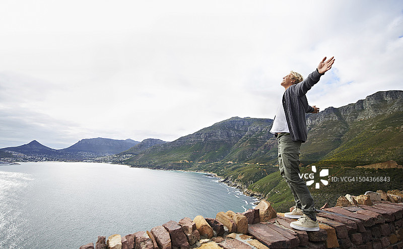 拥抱壮丽的自然风光图片素材