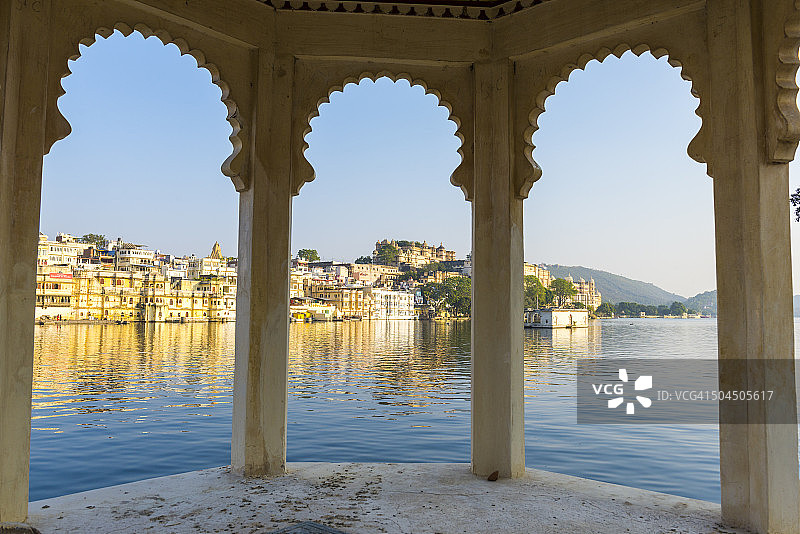 印度拉贾斯坦邦乌代布尔皮丘拉湖图片素材