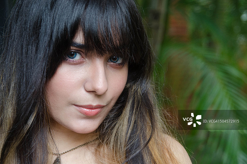 年轻女子的肖像图片素材