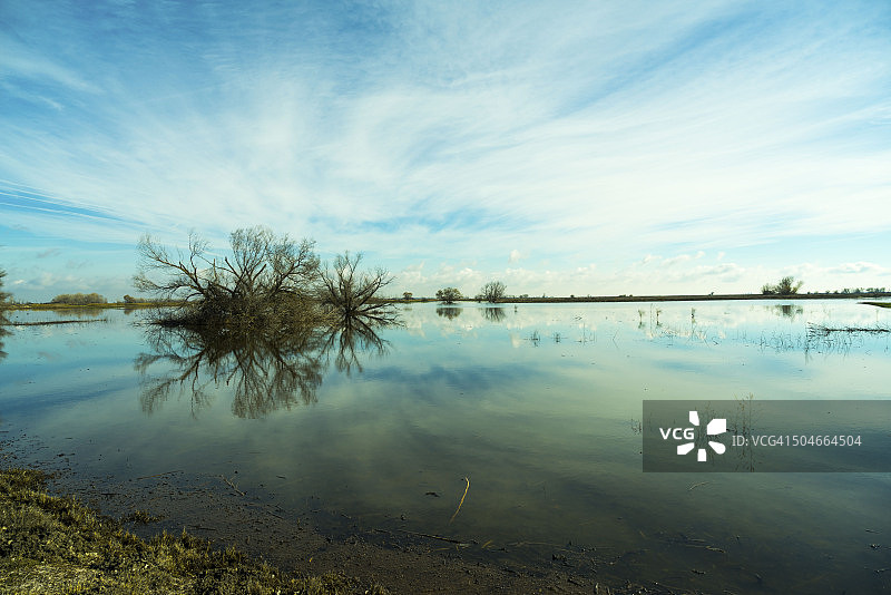 默塞德国家野生动物保护区云彩的倒影图片素材