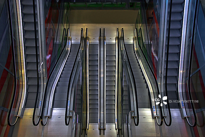 鹿特丹食品市场的自动扶梯图片素材