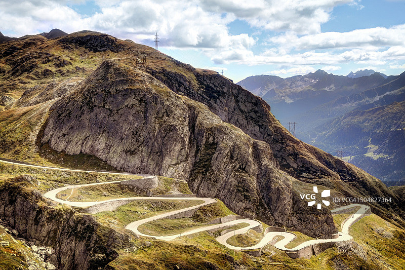 圣哥达山口的白杨树图片素材