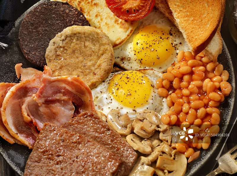 丰盛的传统苏格兰早餐图片素材