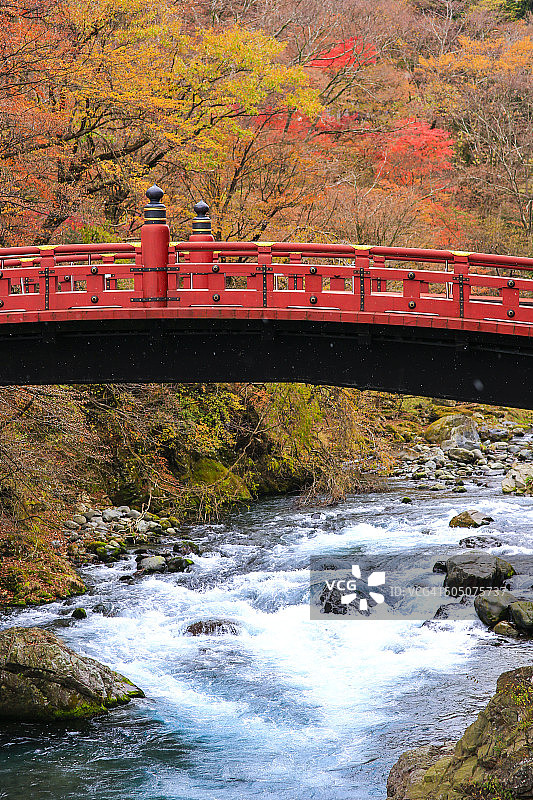 秋季的神桥。日光。日本图片素材