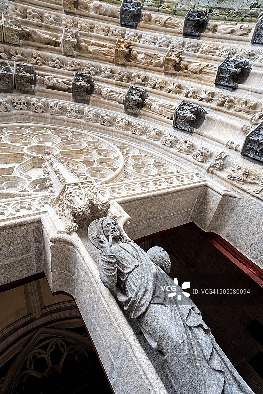 坎佩尔大教堂正门细节图片素材