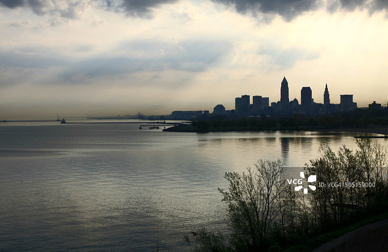 俄亥俄州克利夫兰天际线剪影图片素材