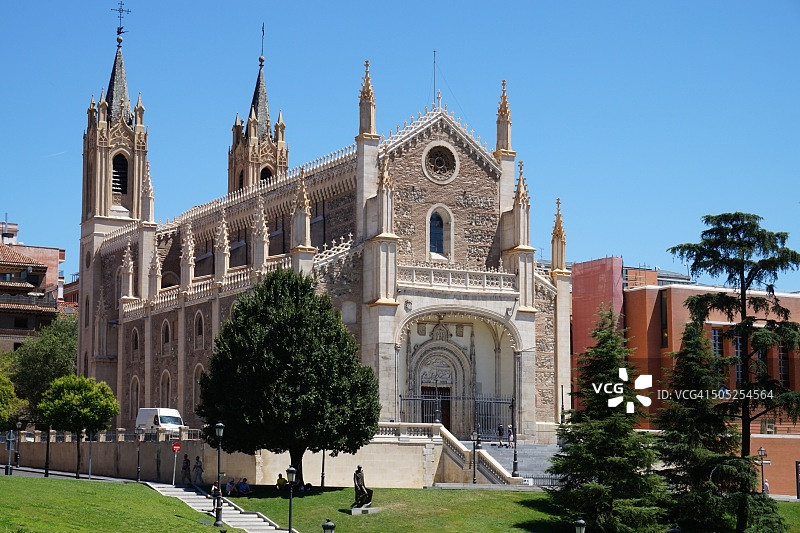 西班牙马德里圣赫罗尼莫皇家教堂图片素材