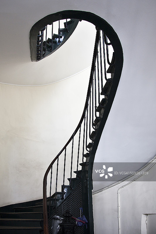 巴黎的旧楼梯图片素材