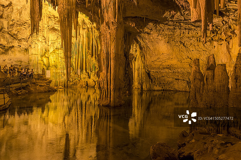 意大利撒丁岛阿尔盖罗的海王星洞穴图片素材