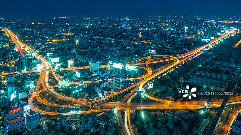 泰国曼谷城市夜景高速公路鸟瞰图片素材