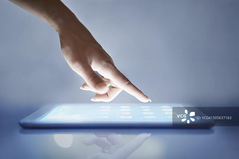 工作中的触屏技术图片素材