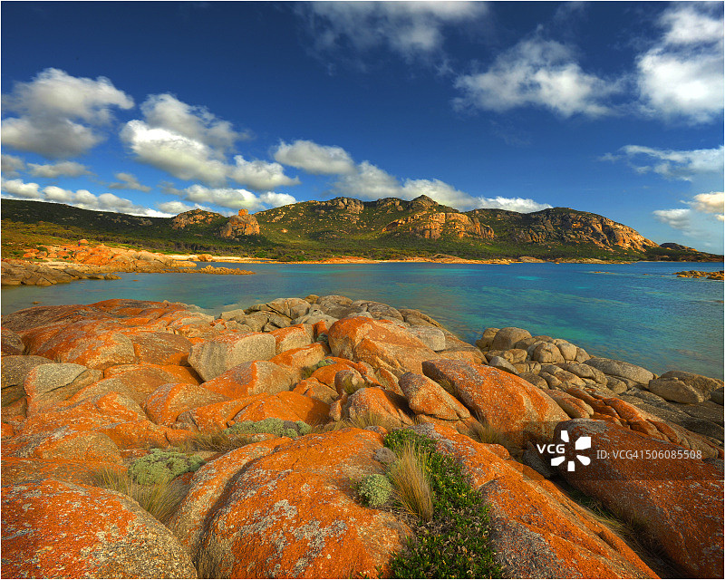 弗林德斯岛色彩缤纷的海岸风光，巴斯海峡东部，塔斯马尼亚图片素材
