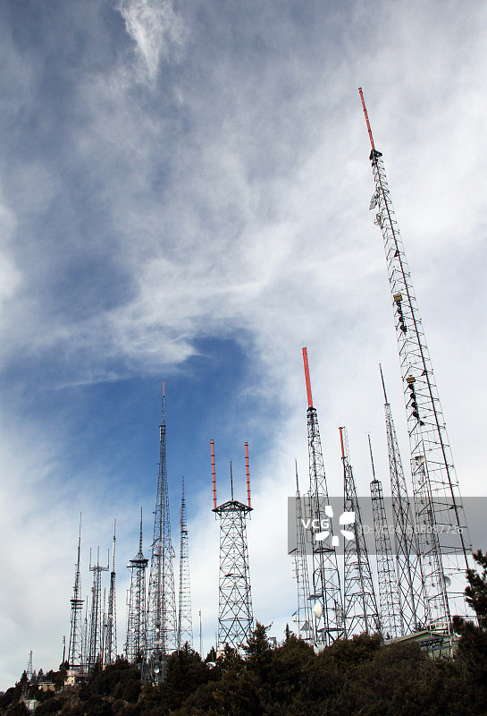南加州冬季雪景：威尔逊山图片素材