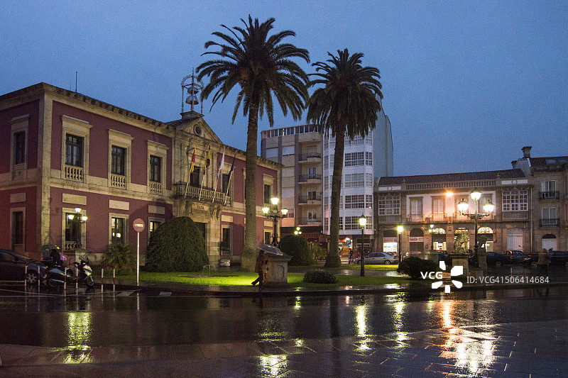 维拉加西亚市政厅夜景图片素材
