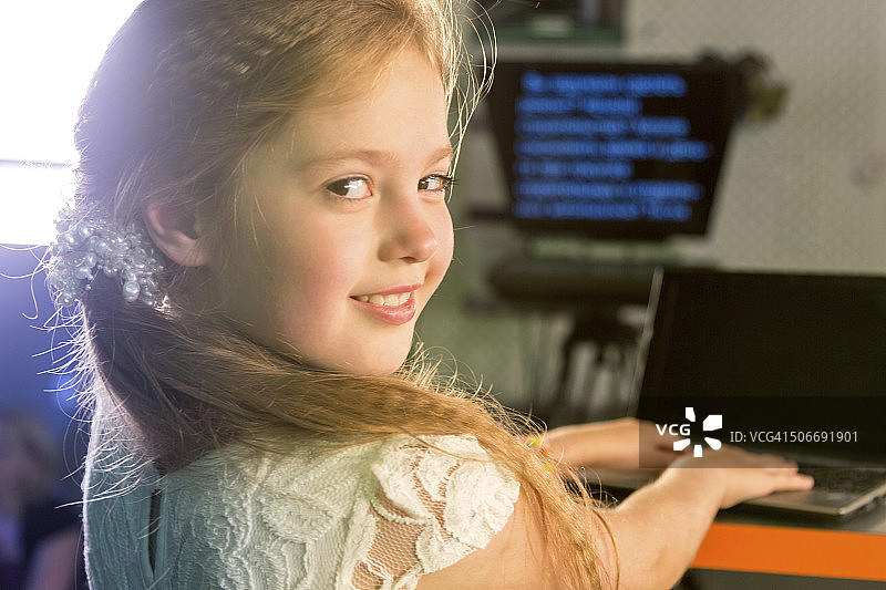 新闻制作图片素材