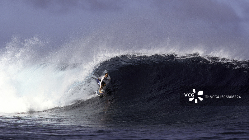 在太平洋冲浪图片素材