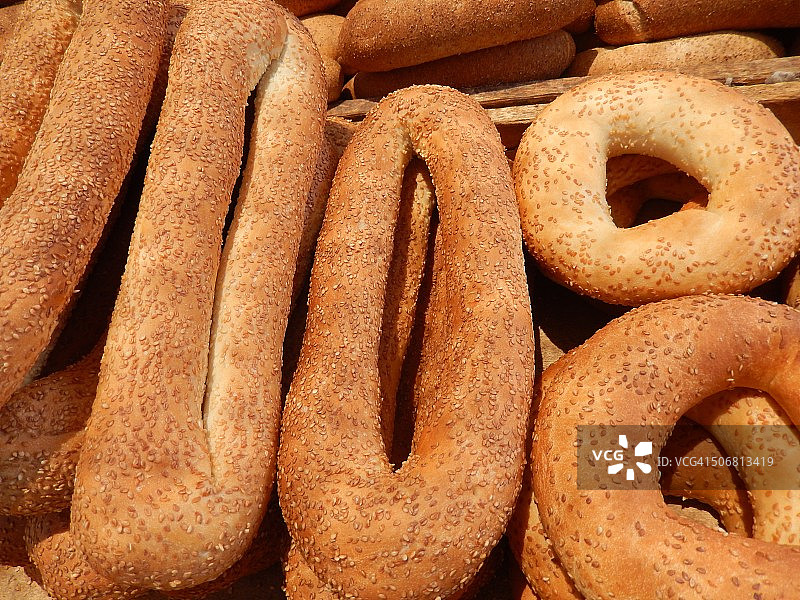阿什杜德市场的芝麻面包图片素材