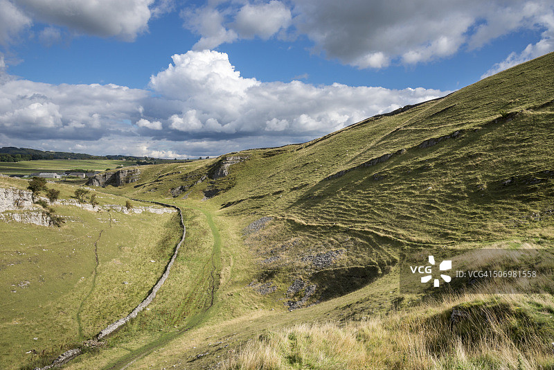 白峰美丽的石灰岩风光图片素材
