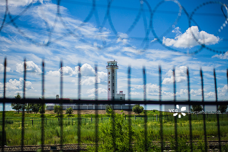 进入乡村的第一个门房图片素材