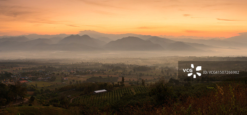 泰国夜丰颂府拜县鸟瞰图图片素材